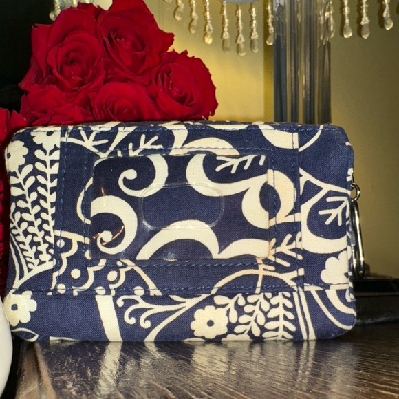2 for $10 EUC Vera Bradley Twirly Birds Navy & White Wallet Billfold with chain - Picture 3 of 5